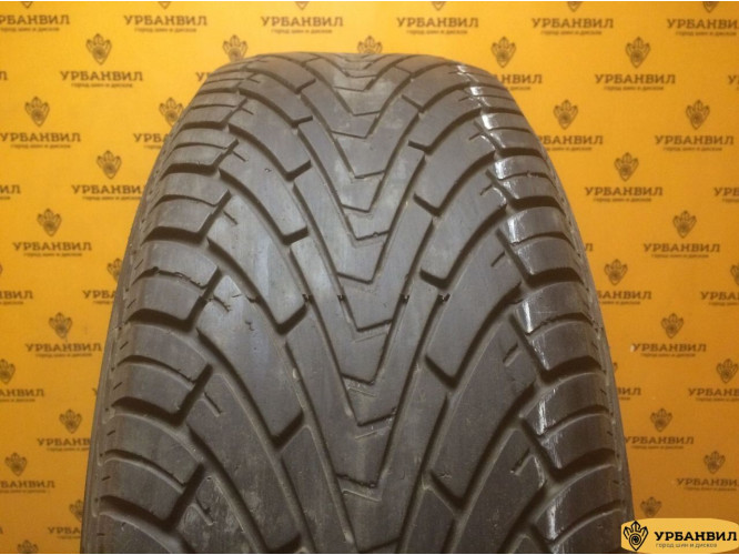 Goodyear Wrangler F1 235/65 R17 104V