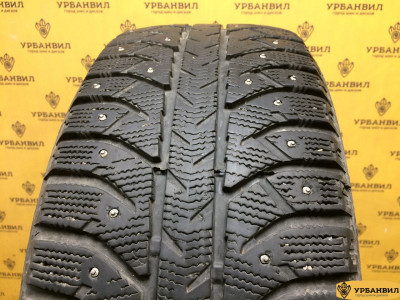 Bridgestone Ice Cruiser 7000 215/55 R16 93T