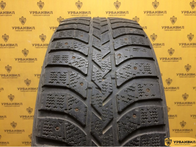 Bridgestone Ice Cruiser 5000 215/60 R16 95T