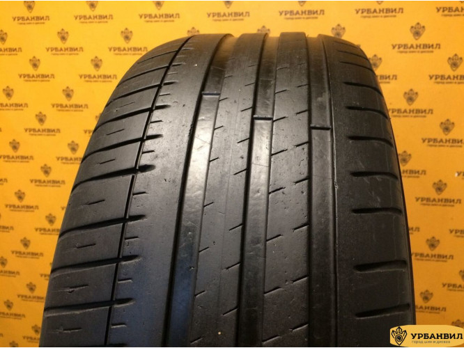 Michelin Pilot Sport 235/45 R17