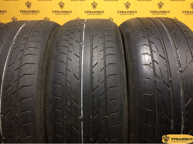 Toyo DRB 215/55 R17 94V