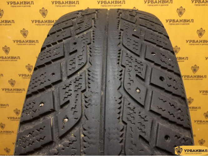 Kumho I'Zen RV Stud KC16 225/70 R16 107Q