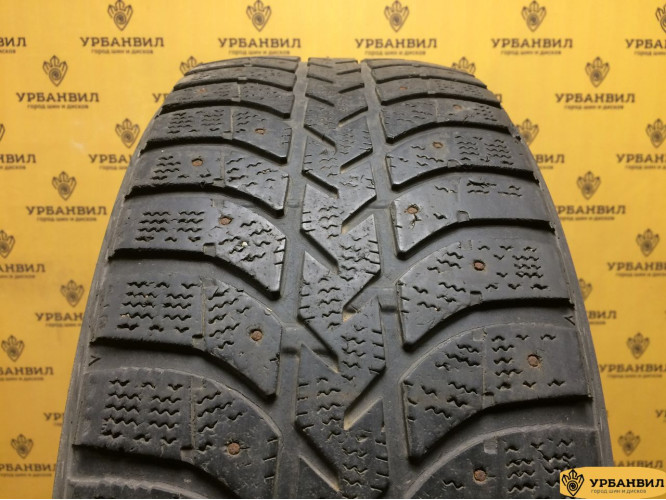 Bridgestone Ice Cruiser 5000 215/60 R16 95T