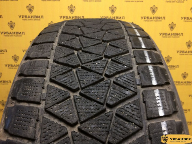 Bridgestone Blizzak DM-V2 235/55 R20 102T